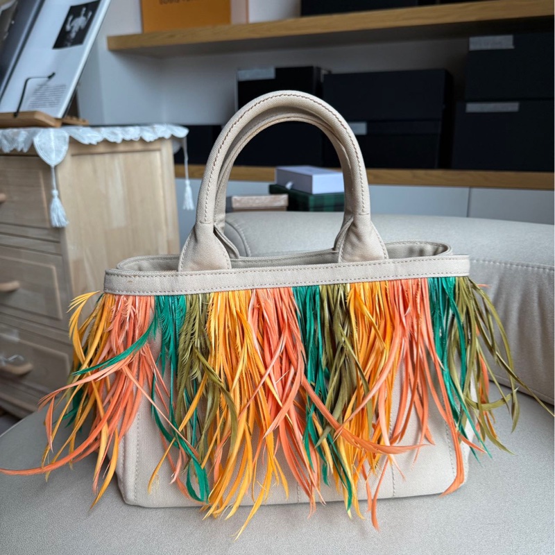 Prada 羽毛彩色沙灘包-1