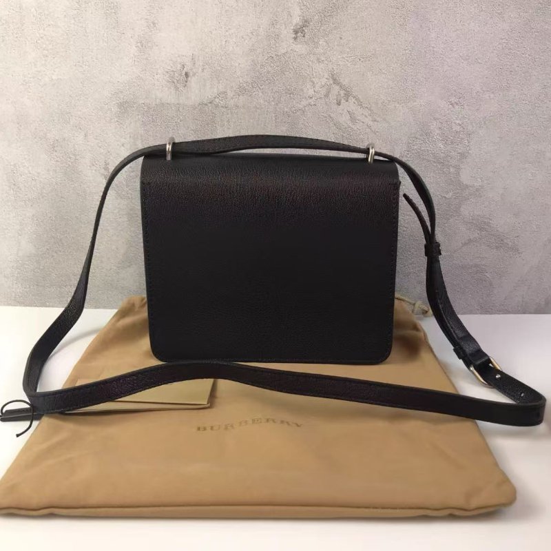 BURBERRY 黑色D型斜背包 17.5*4*12.5 99新 配件塵袋-7