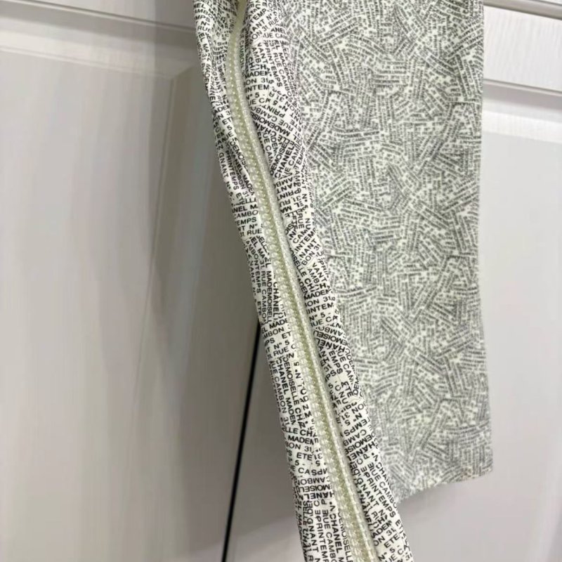 ✨Chanel 滿字母 無袖背心 S號胸圍 66 腰圍60 衣長55 99新-3