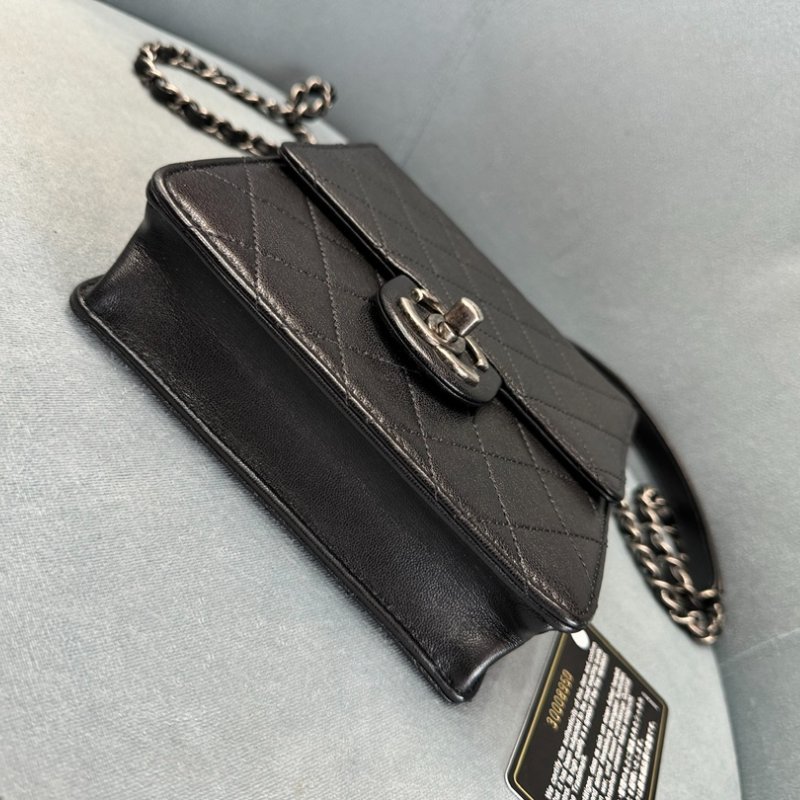 Chanel 黑銀透明壓克力珍珠logo限量CF方塊包 99新 配件保卡塵袋-2