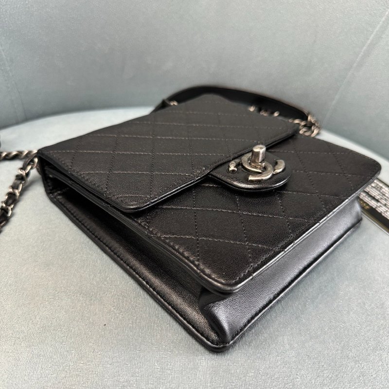 Chanel 黑銀透明壓克力珍珠logo限量CF方塊包 99新 配件保卡塵袋-3