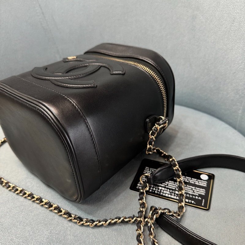 ✨Chanel 黑金化妝盒包 99新 配件塵袋保卡-1