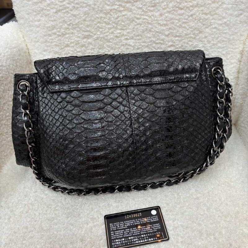 Chanel 黑銀蛇稀有皮大logo 翻蓋元寶鍊條包 98新 配件塵袋-7
