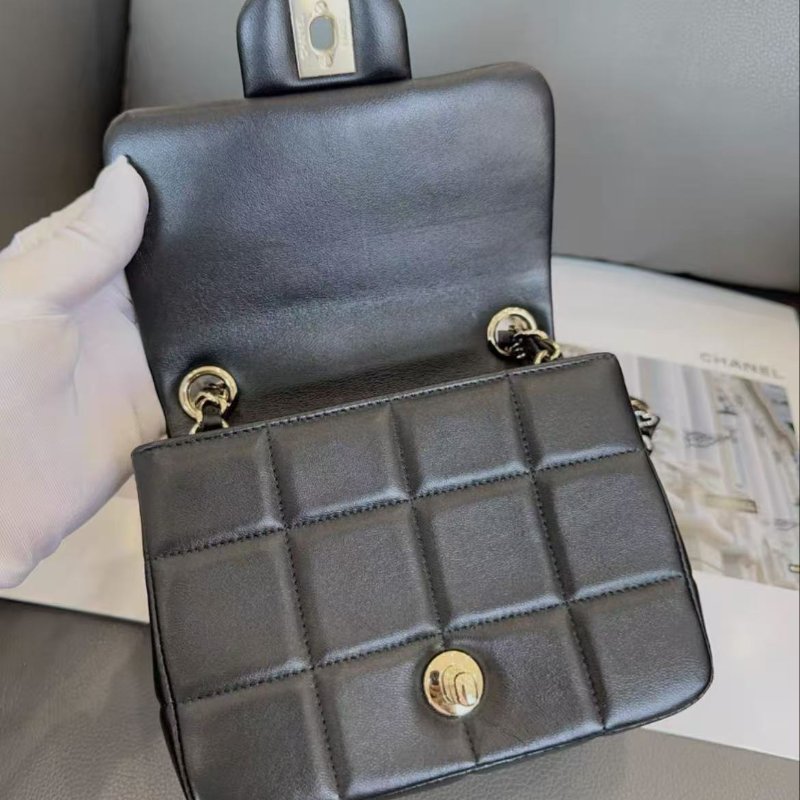 Chanel 23c黑金骰子鍊條冰格方胖子16.5×12.5 98新 配件塵袋-2