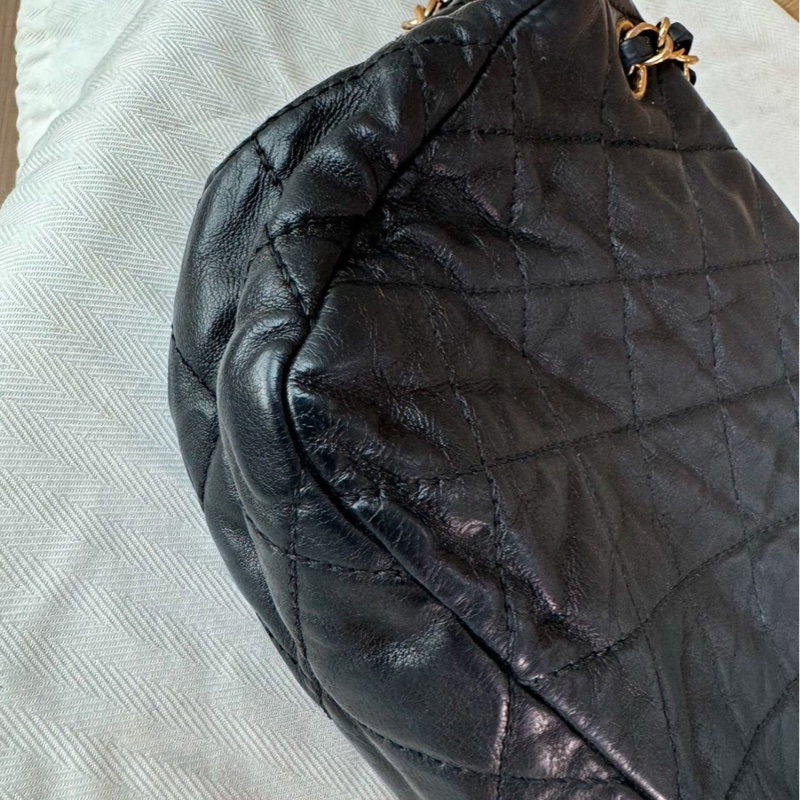 全網最低價‼️Chanel 17開黑金滾邊鏈條cf手提肩背包-27