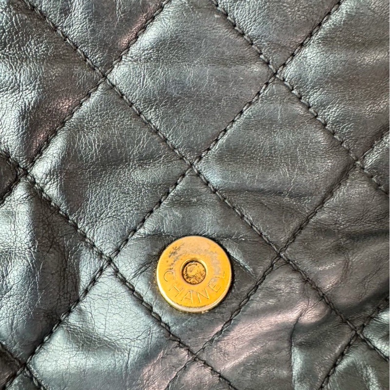全網最低價‼️Chanel 17開黑金滾邊鏈條cf手提肩背包-14