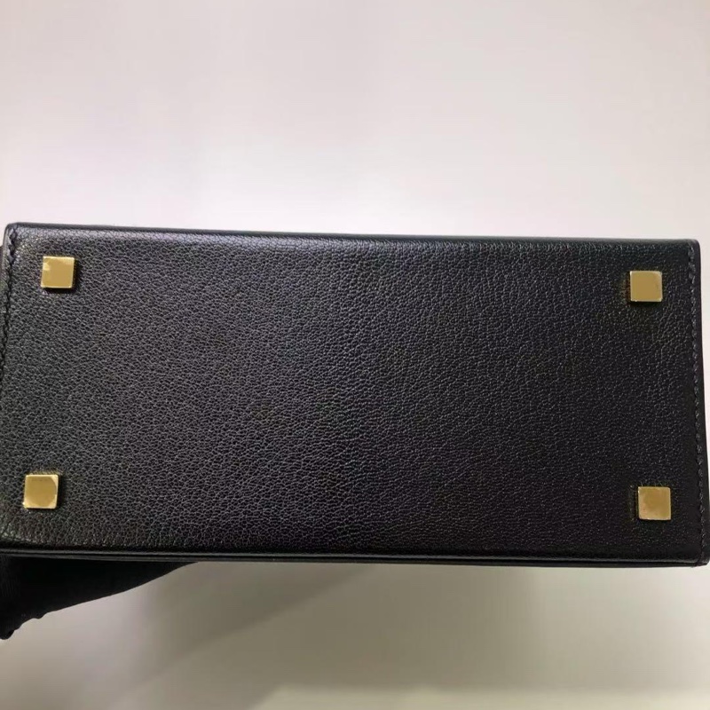 ✨HERMES 黑金 cinhetic秀款手提肩背斜背鏈條包18.5*18 全新閒置配件塵袋盒子-6