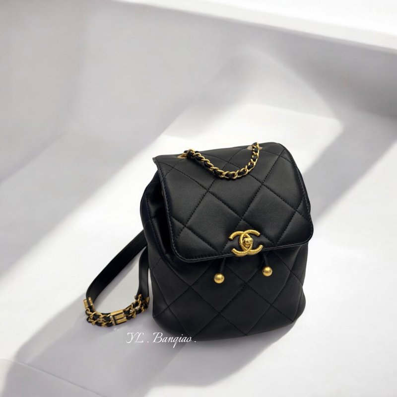Chanel 黑牛皮拚羊皮霧金釦口蓋後背包AS4866-0