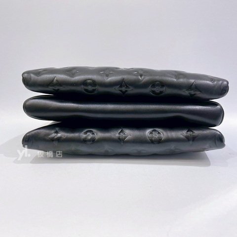 LV Coussin PM黑小羊皮壓紋肩背包M21260-5