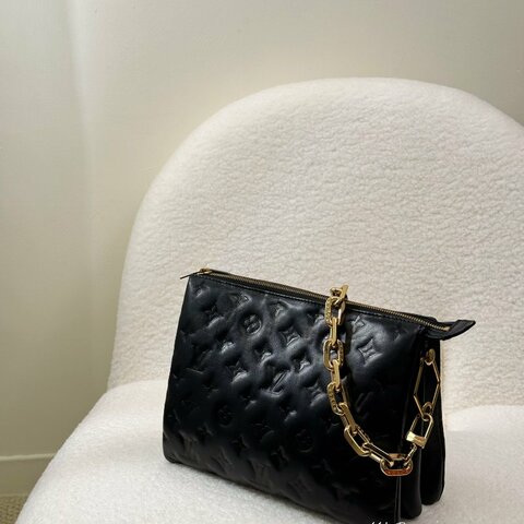 LV Coussin PM黑小羊皮壓紋肩背包M21260
