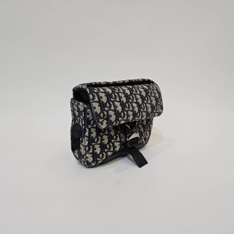 Dior 藍緹布銀釦下蓋插釦EXPLORER斜背信差包-2