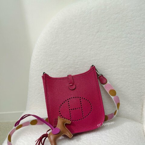 Hermes覆盆莓紅TC皮點點背帶Mini Evelyne 16