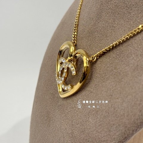 CHANEL金色愛心簍空雙C吊墜項鍊ABA083-3