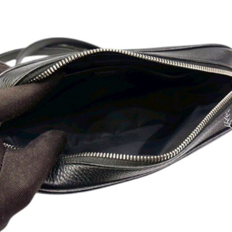 Burberry 黑牛皮壓紋logo相機包-6