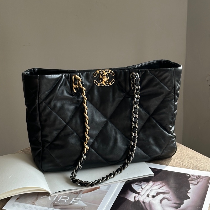 ‎˗ˏˋ 時髦教主 º· 𓈒꙳ ‎˖ Chanel AS3660 晶片 閒置未使用 稀有 限量 絕版 19系列 黑金 羊皮 托特包 肩背包 手提包（已售出）-0