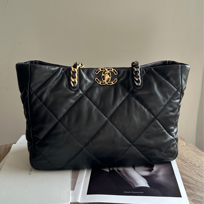 ‎˗ˏˋ 時髦教主 º· 𓈒꙳ ‎˖ Chanel AS3660 晶片 閒置未使用 稀有 限量 絕版 19系列 黑金 羊皮 托特包 肩背包 手提包（已售出）-1