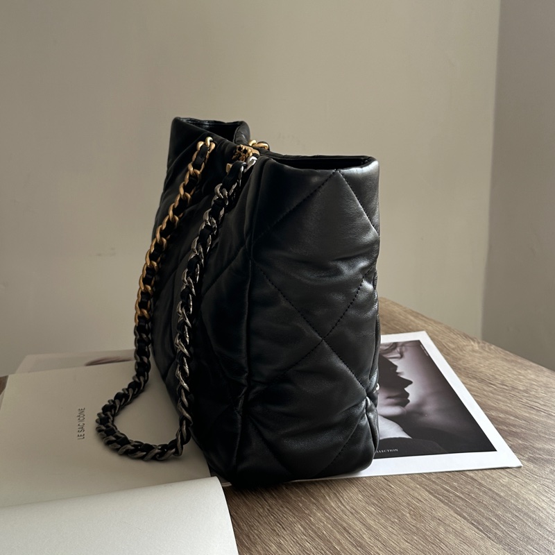 ‎˗ˏˋ 時髦教主 º· 𓈒꙳ ‎˖ Chanel AS3660 晶片 閒置未使用 稀有 限量 絕版 19系列 黑金 羊皮 托特包 肩背包 手提包（已售出）-2