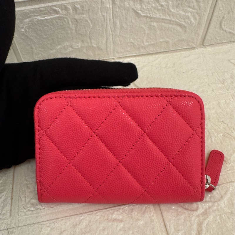 chanel粉色荔枝鏤空logo拉鍊零錢包👛-1