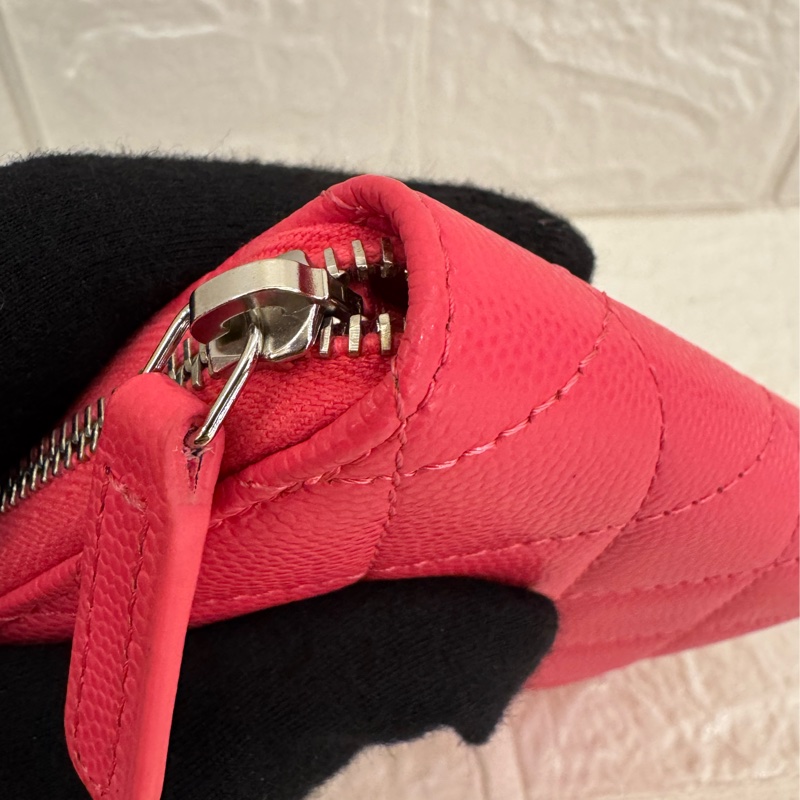 chanel粉色荔枝鏤空logo拉鍊零錢包👛-3