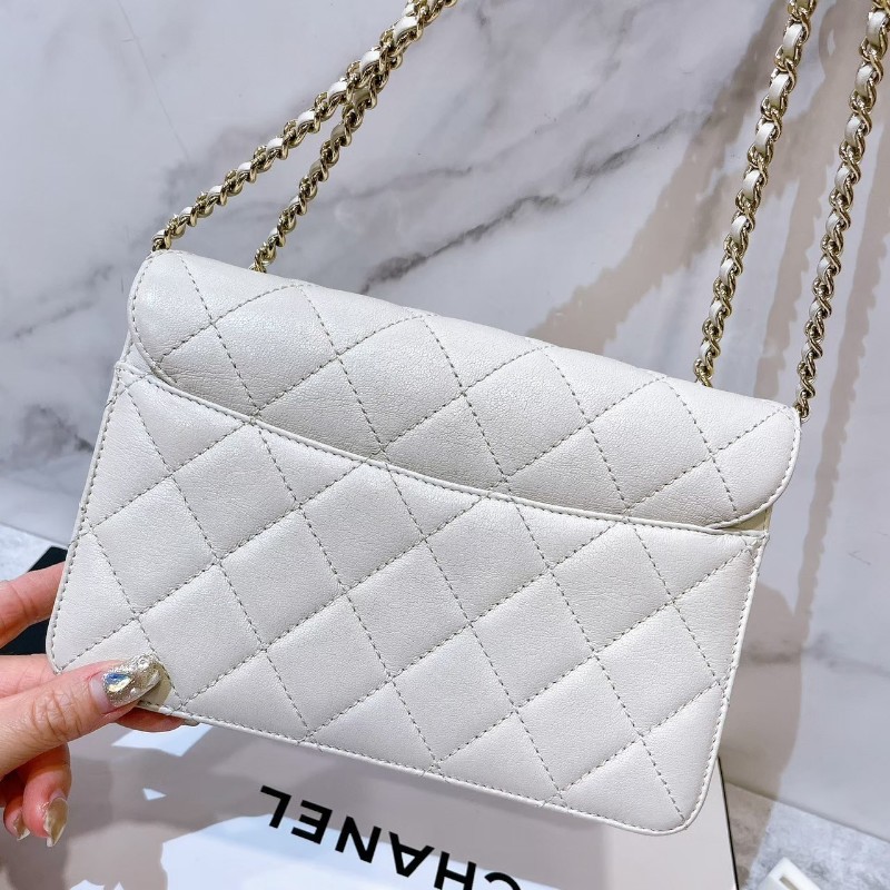 （清倉賠本出售）全配防塵盒保卡 CHANEL 香奈兒 珍珠白色小香風山羊皮菱格紋方壓釦掀蓋鏈包-11