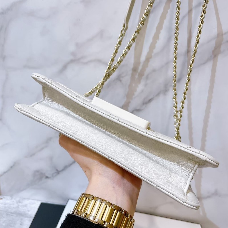 （清倉賠本出售）全配防塵盒保卡 CHANEL 香奈兒 珍珠白色小香風山羊皮菱格紋方壓釦掀蓋鏈包-20