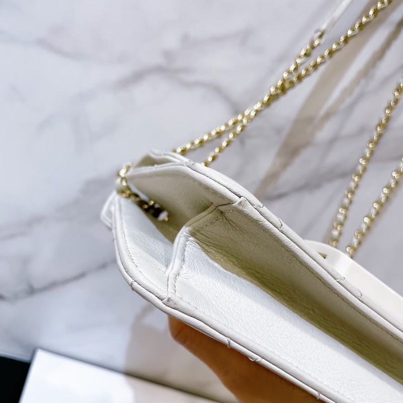 （清倉賠本出售）全配防塵盒保卡 CHANEL 香奈兒 珍珠白色小香風山羊皮菱格紋方壓釦掀蓋鏈包-21