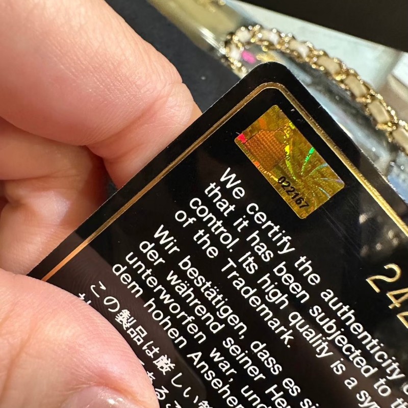 （清倉賠本出售）全配防塵盒保卡 CHANEL 香奈兒 珍珠白色小香風山羊皮菱格紋方壓釦掀蓋鏈包-29