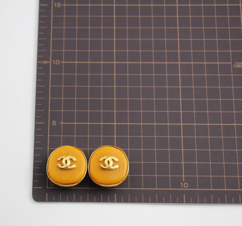 Chanel Vintage 98P仿蜜蠟焦糖色CC logo耳夾-12