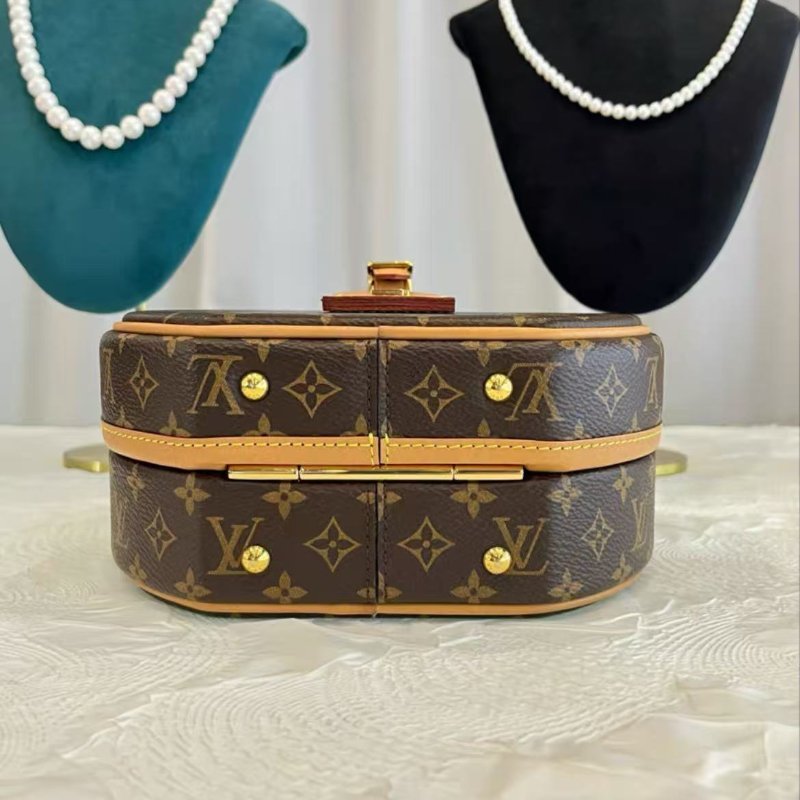 LV Petite Boite Chapeau 老花硬圓餅包 17.5*16.5*7.5 98新配件塵袋-3
