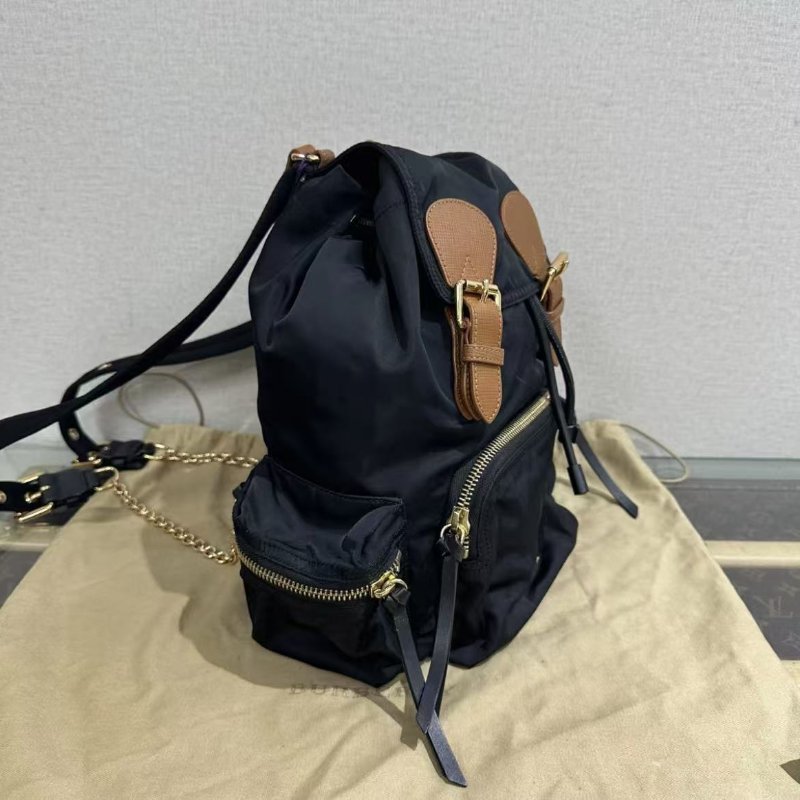 BURBERRY 金扣尼龍抽繩後背包 21*32*14 98新 配件塵袋-2