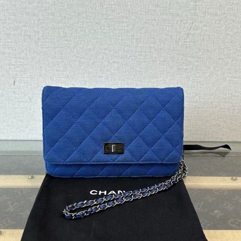 Chanel 藍銀2.55扣woc斜背鍊條包 19*12*3 98新 配件塵袋-0