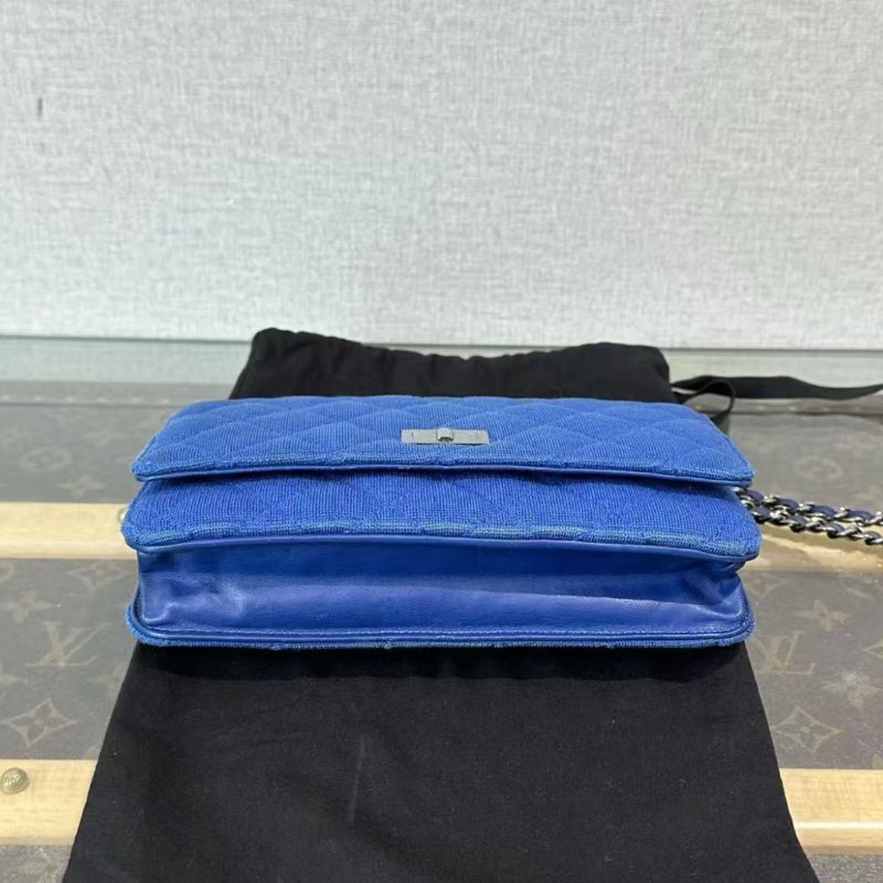 Chanel 藍銀2.55扣woc斜背鍊條包 19*12*3 98新 配件塵袋-3