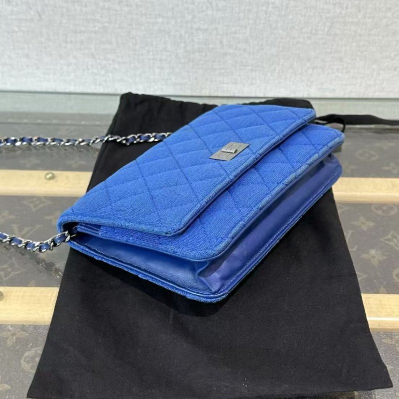 Chanel 藍銀2.55扣woc斜背鍊條包 19*12*3 98新 配件塵袋-5