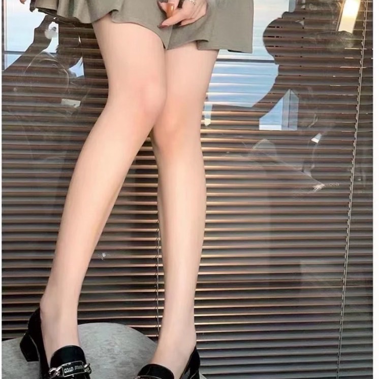 促銷品 MIU MIU 漆皮 粗跟樂福鞋 36.5 碼-1
