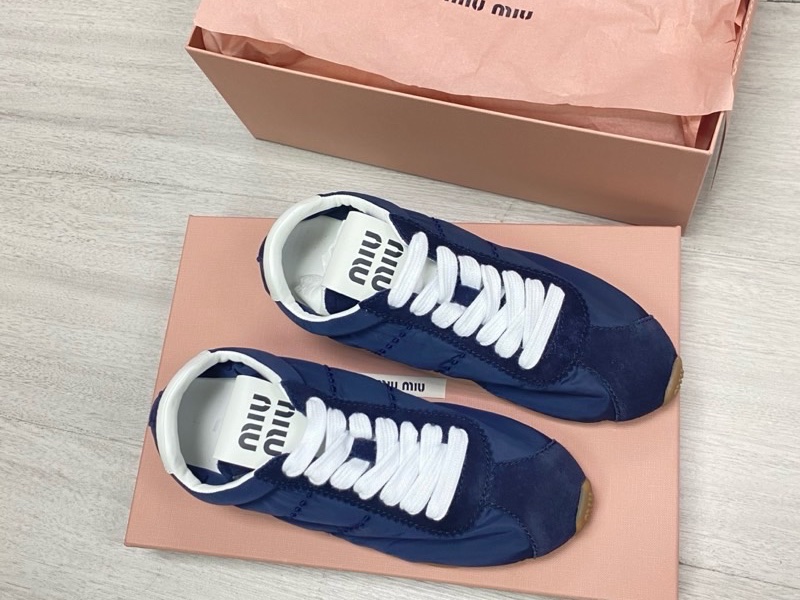2025 新品 Miu Miu Plume 技術面料和麂皮運動鞋 兩色-5