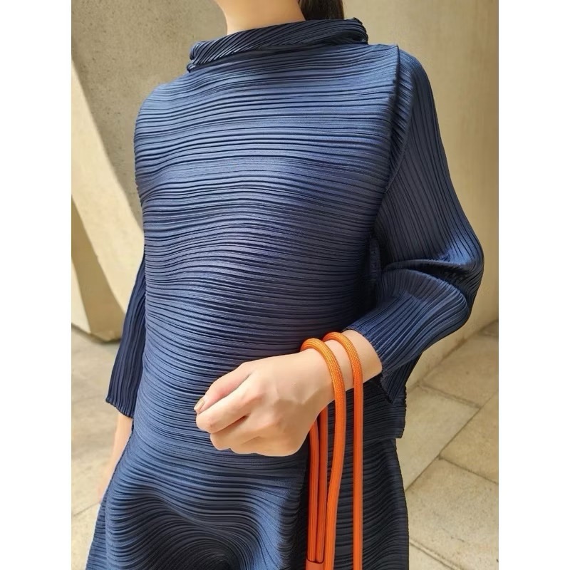 三宅一生issey miyake 九分袖 造型領 微彈跳 蓬蓬下擺 深藍色-5