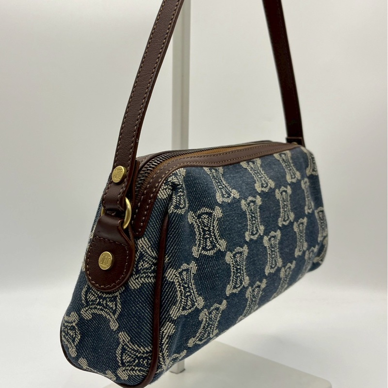 🏷️ Celine Hobo-4