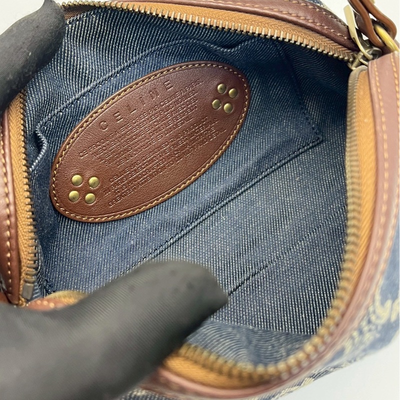 🏷️ Celine Hobo-8