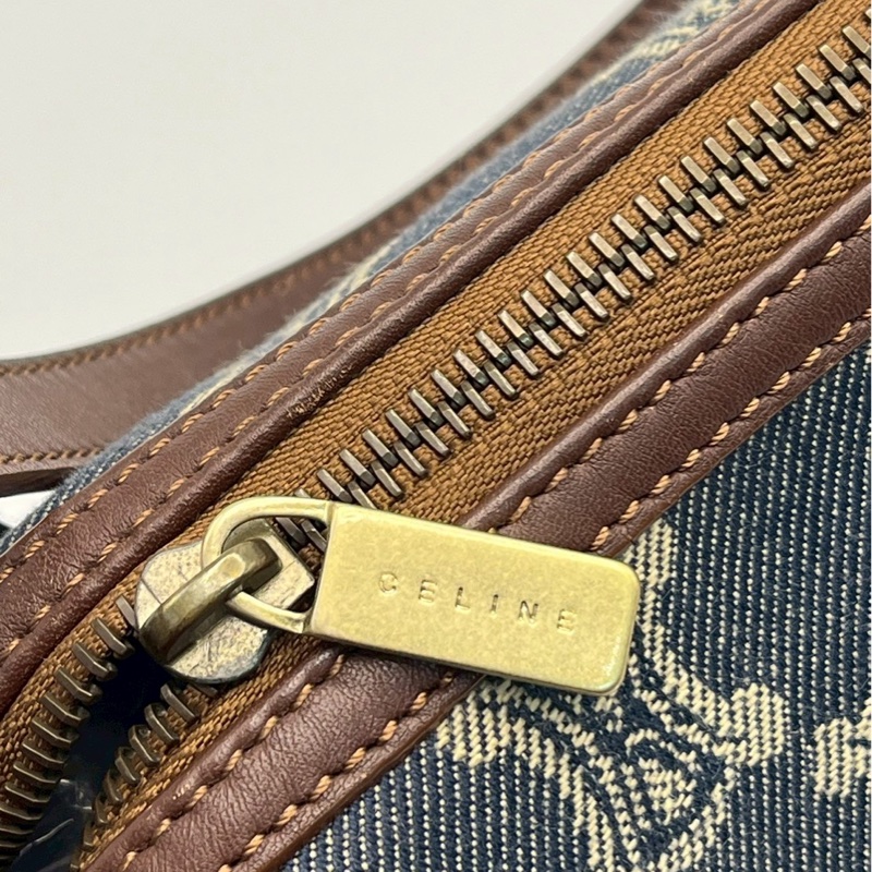 🏷️ Celine Hobo-9