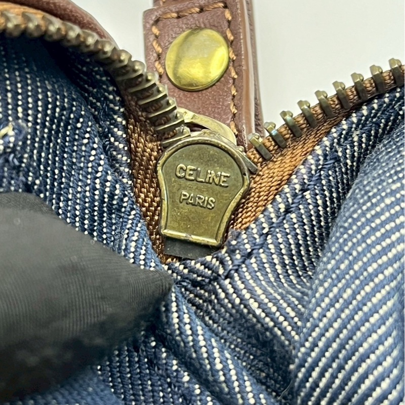 🏷️ Celine Hobo-10