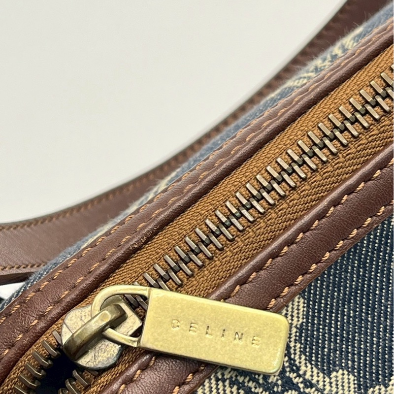 🏷️ Celine Hobo-11