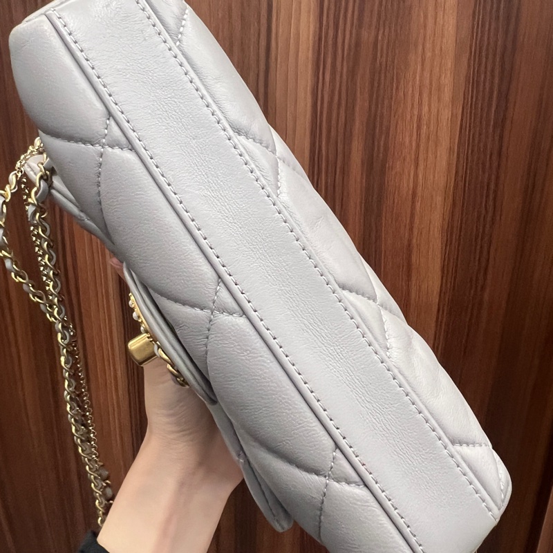 Chanel 灰羊皮菱格紋金釦珍珠Logo方胖AS2588-7