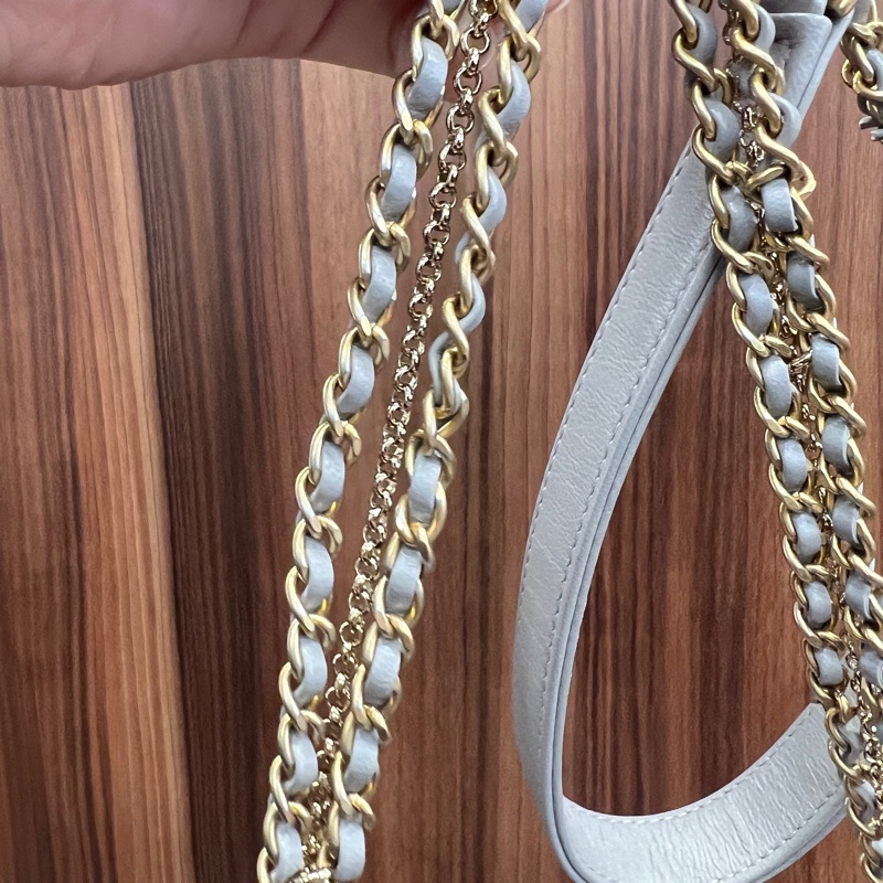 Chanel 灰羊皮菱格紋金釦珍珠Logo方胖AS2588-14