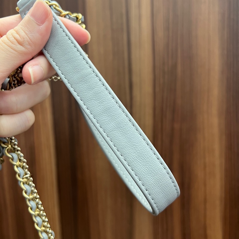 Chanel 灰羊皮菱格紋金釦珍珠Logo方胖AS2588-15