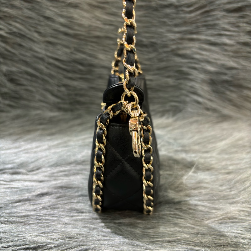 CHANEL AP3232 黑色羊皮 金鍊 肩背包彎月包牛角包半月包可頌包彎豆斜背包兩用包-6