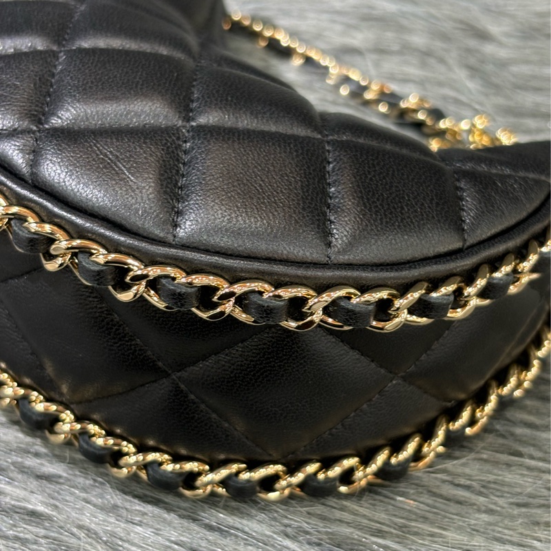 CHANEL AP3232 黑色羊皮 金鍊 肩背包彎月包牛角包半月包可頌包彎豆斜背包兩用包-13