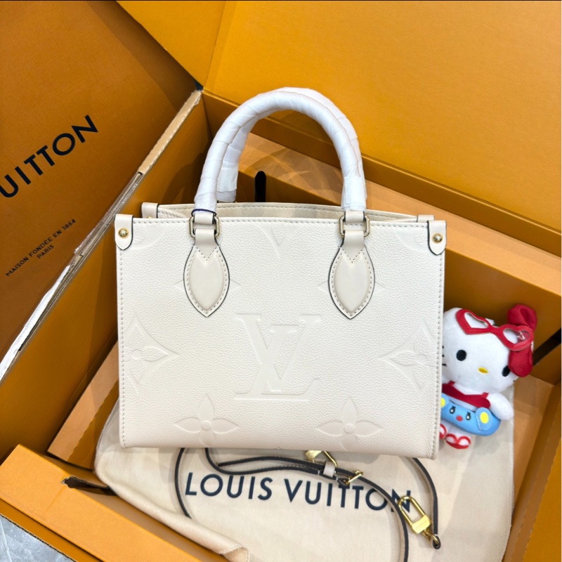LV 路易威登 onthego 奶油白全皮壓紋小號 單肩斜挎手提包-0