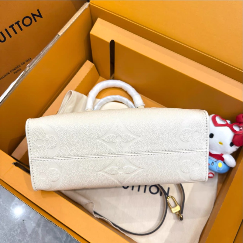 LV 路易威登 onthego 奶油白全皮壓紋小號 單肩斜挎手提包-4