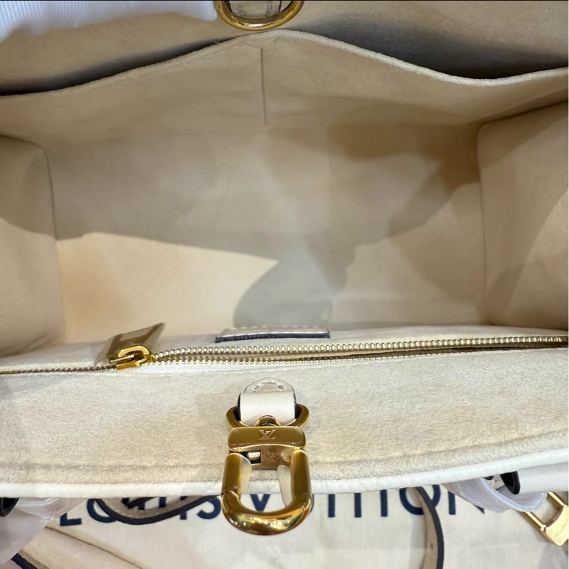 LV 路易威登 onthego 奶油白全皮壓紋小號 單肩斜挎手提包-5