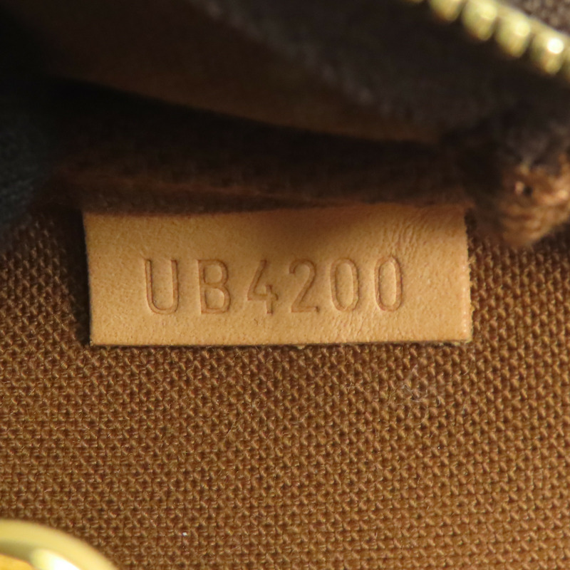 LOUIS VUITTON Monogram Mini Pochette Accessoires金扣手挽袋-6